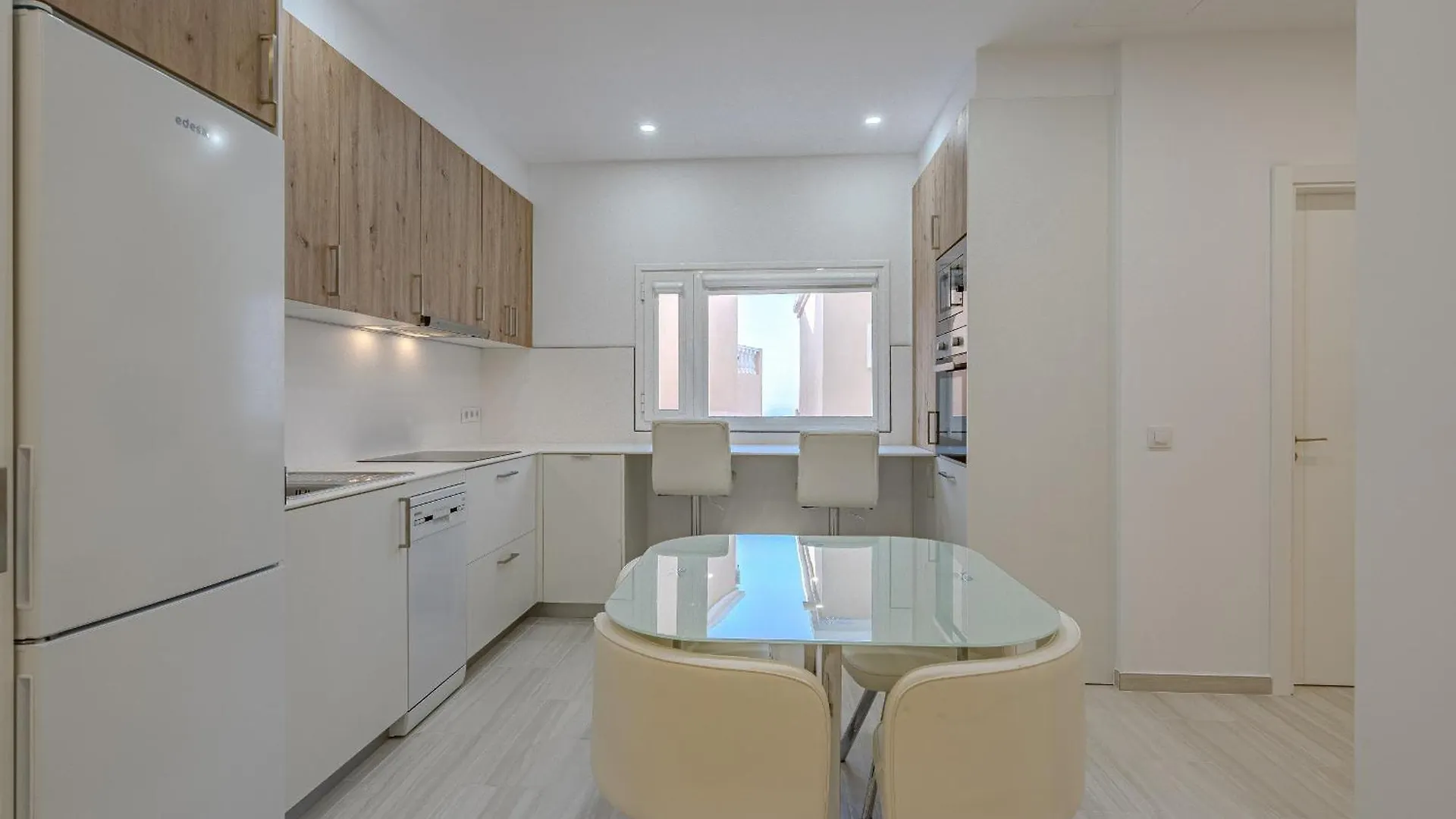 Апартаменты Ocean View San Eugenio Адехе Испания